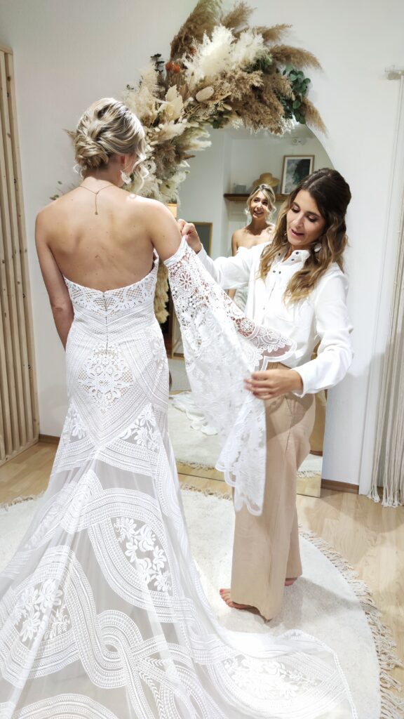 Boho Brautkleid von Halona Lindau Anprobe